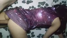 Reproducir Follar a una morena feliz después de la fiesta