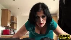 Abspielen Laden Sie Xxx Reife Filme mit dickem Arsch von hinten gefickt herunter
