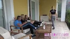 Oynat Bir Partide Bir Grupta Çok Becerdiler