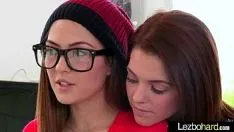 Redare Filme Porno Cu Lezbience Ce Se Saruta In Pizde