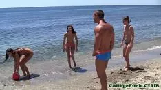 Oynat Voleybol birkaç horoz ile deniz tarafından büyük çük tarafından aranıyor