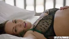 Jouer Sesso appassionato con una brava mora e un bell'uomo