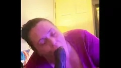 Jouer Une salope brune n'en a jamais assez de cette grosse bite noire - Léchage, action fétichiste de la pipe
