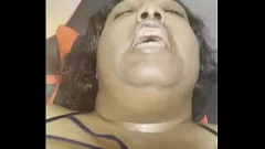تشغيل جلسة منفردة حميمة لآفا نايتلي: كس BBW رطب وكريمي من خشب الأبنوس